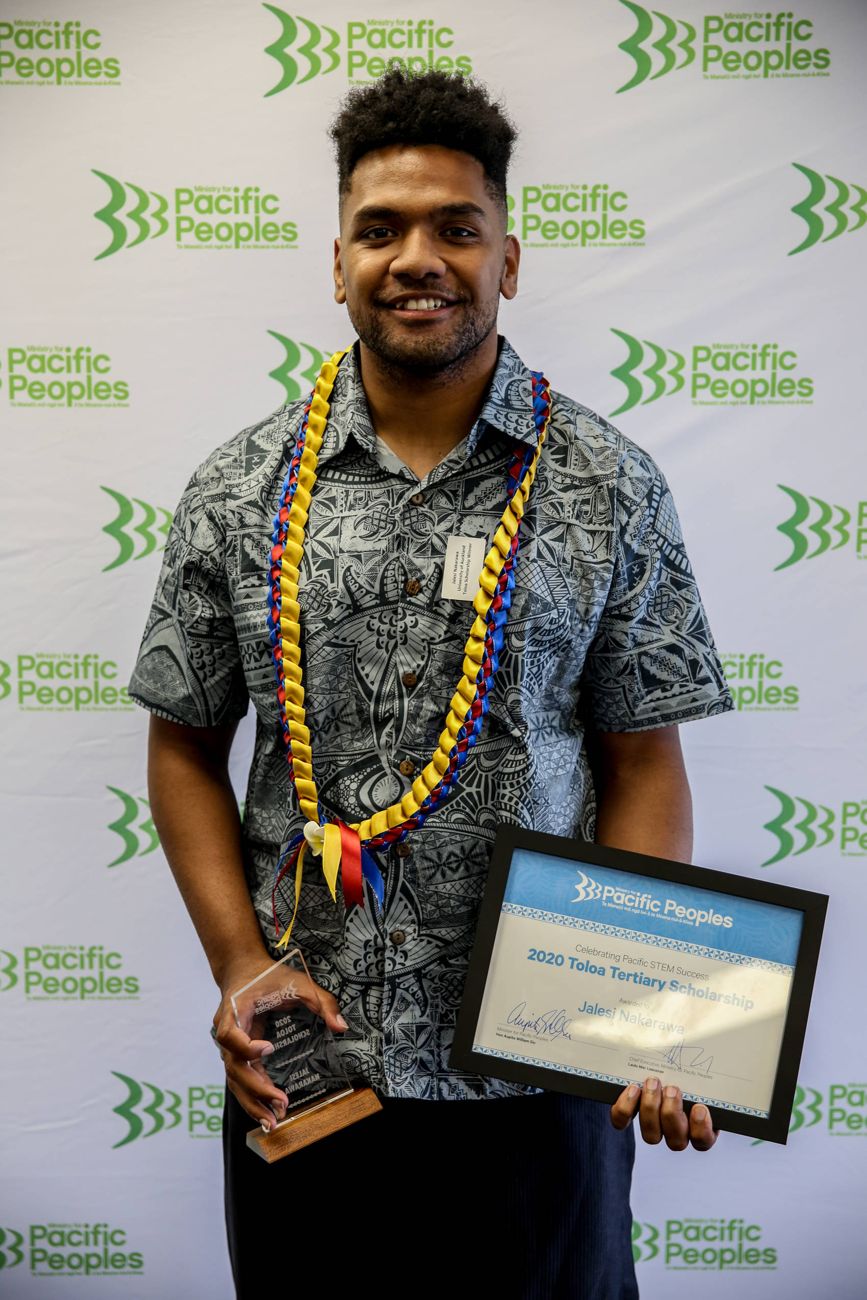 Minister champions more Pacific in STEM Toloa Awards —